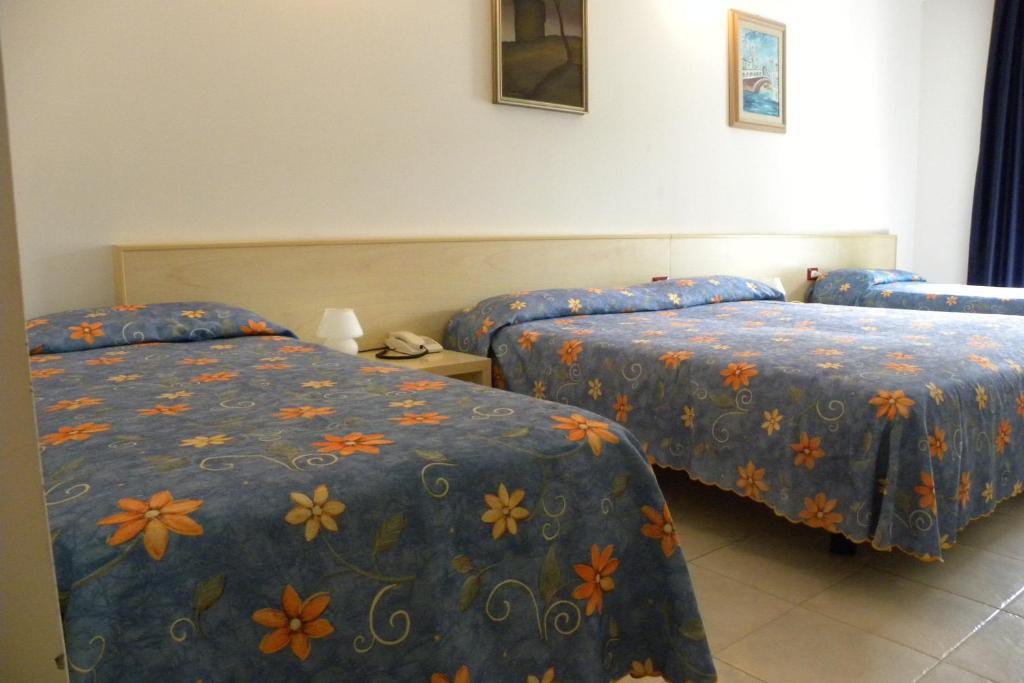 Hotel Santa Cruz Lignano Sabbiadoro Rum bild